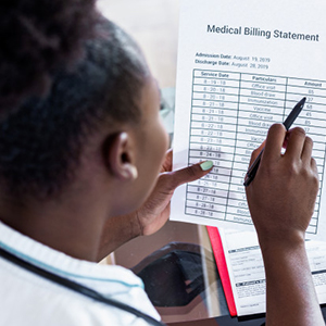 How to take care of your expenses as an international student studying medicine in the US